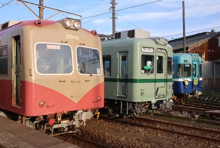 南海電鉄「２２００系」が、グリーンの復刻塗装ではるばる銚子にやって来た(47NEWS)