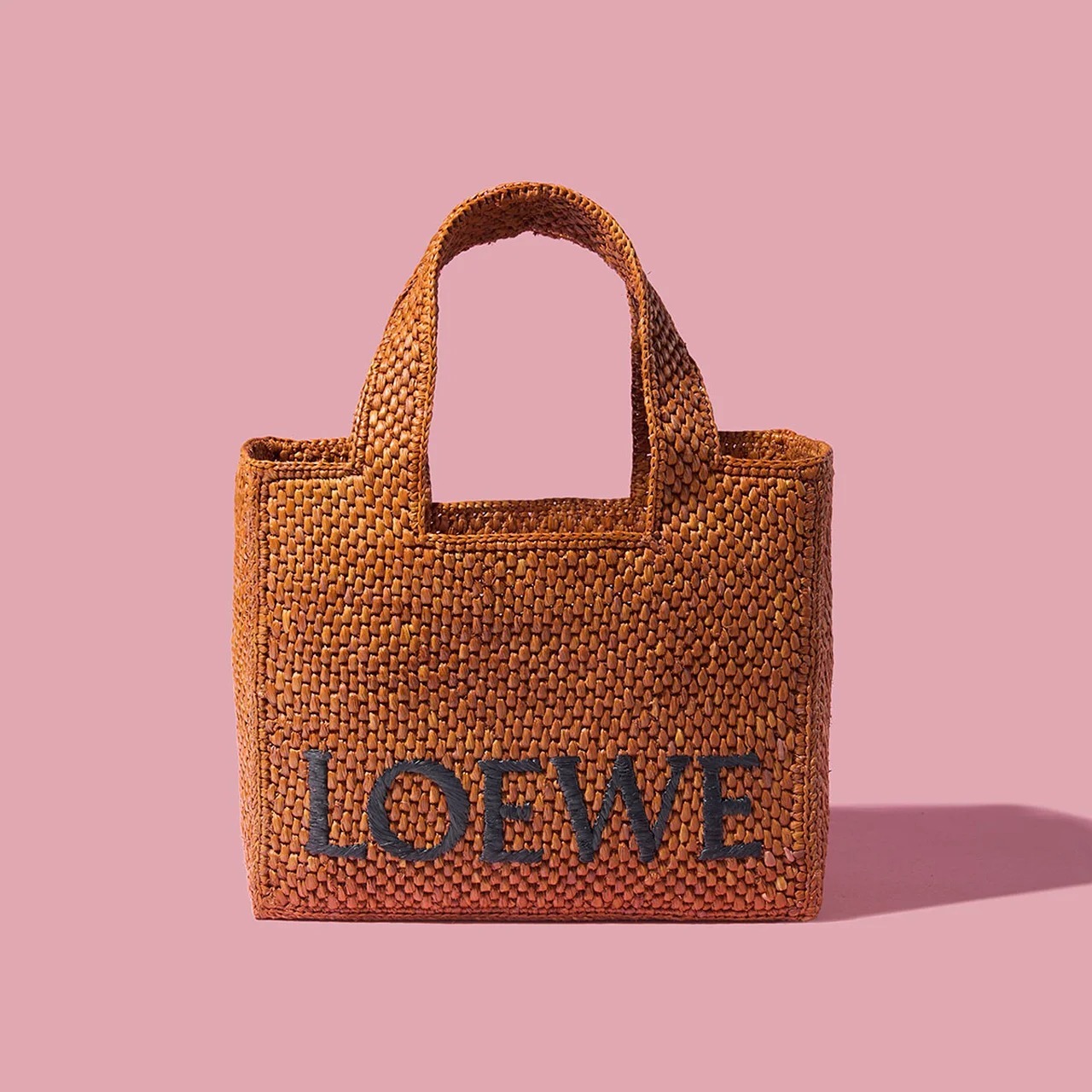 LOEWE】夏版「パズルトート」ほか、ロエベで4月に大人が買うべき小物5