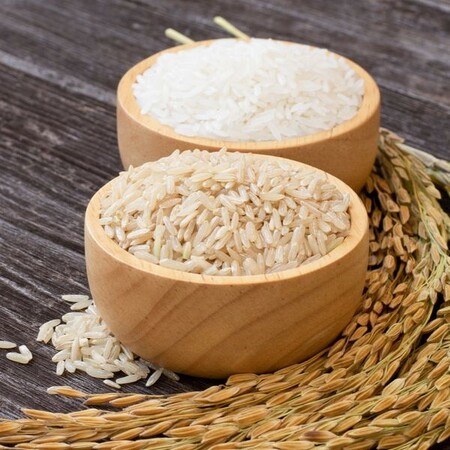 「玄米vs白米」ヘルシーなのはどっち？栄養士がメリット＆デメリットを解説(ウィメンズヘルス)