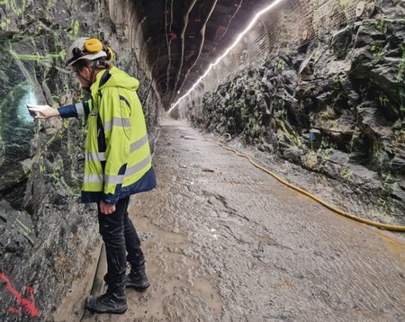「洞窟」と呼ばれる世界初の「核のごみ」最終処分場、建設現場を記者が歩いた　フィンランド、地下深く放射線の影響がなくなるまで「１０万年」眠らせる(47NEWS)