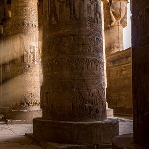 古代エジプトの神殿や「ボローニャの斜塔」など、消滅の危機にある世界の美しい建造物6選