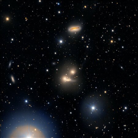 みなみのうお座で踊る銀河たち　南米の望遠鏡で撮影された「ヒクソン・コンパクト銀河群90」(sorae 宇宙へのポータルサイト)