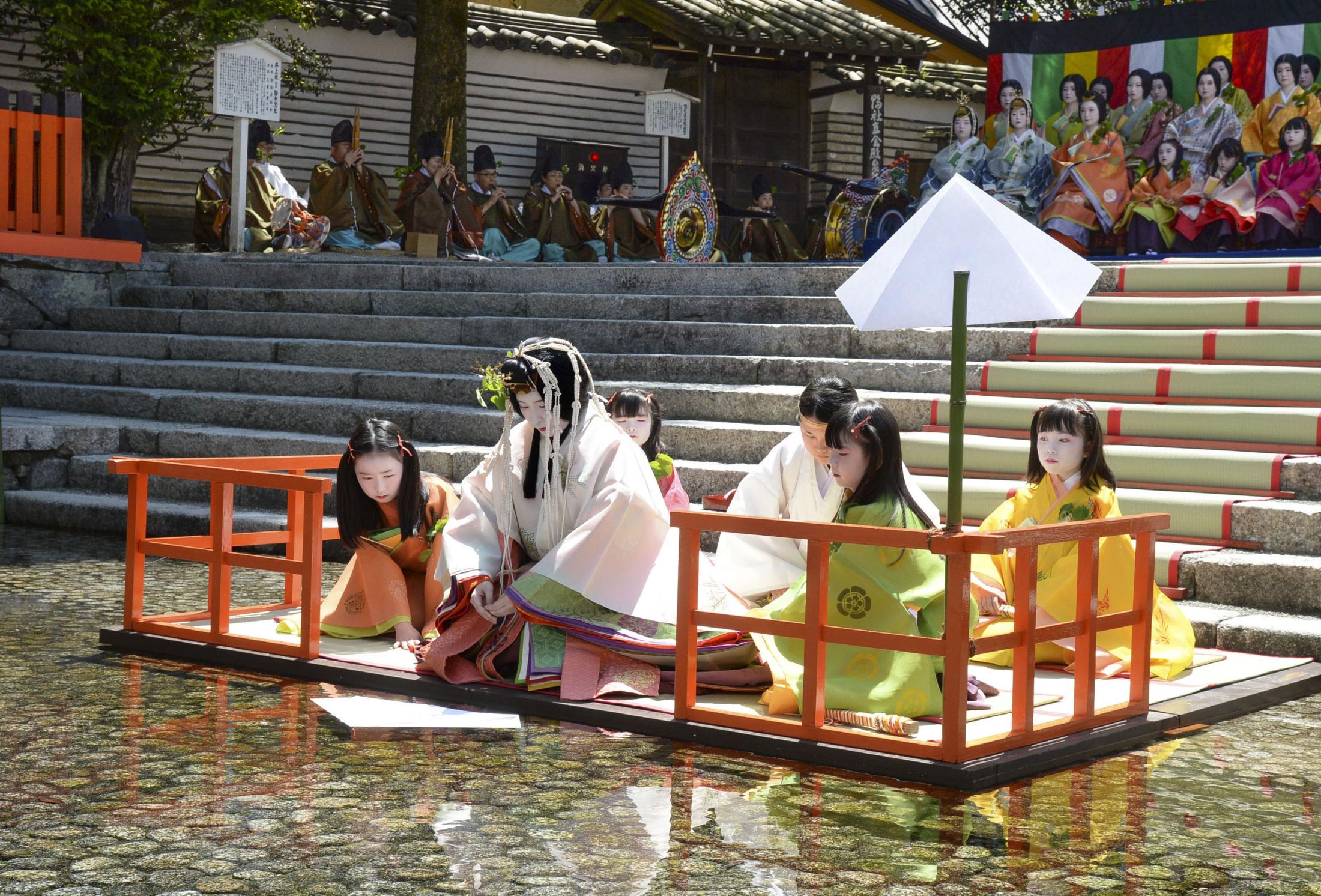 斎王代、身清める「御禊の儀」 京都・下鴨神社で（共同通信） - Yahoo!ニュース