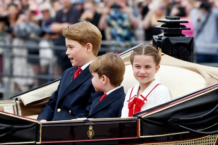 シャーロット王女が9歳に…キャサリン妃が撮影した“恒例の誕生日写真”が話題に「順調に回復している証拠？」(Pen Online)