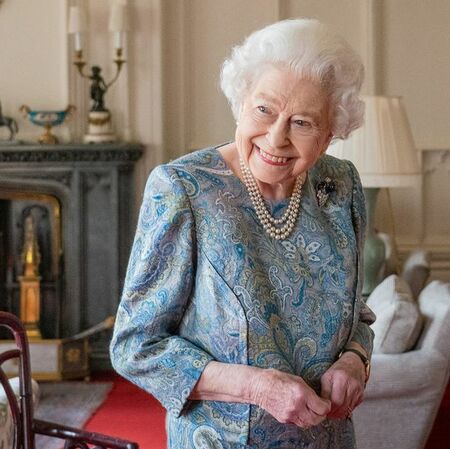 エリザベス女王が「歯をむき出し」で大笑い！？生誕98年記念(25ans（ヴァンサンカン）)