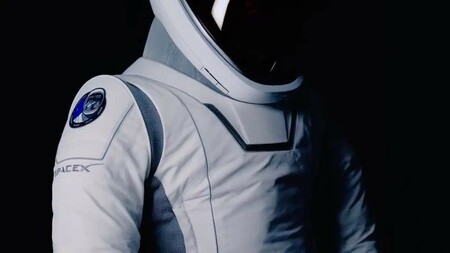 SpaceX、民間初の船外活動用新宇宙服をお披露目(ギズモード・ジャパン)