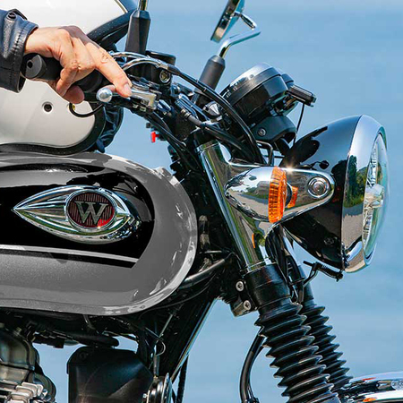 カワサキ「W800」【1分で読める 国内メーカーのバイク紹介 2024年現行モデル】(webオートバイ)