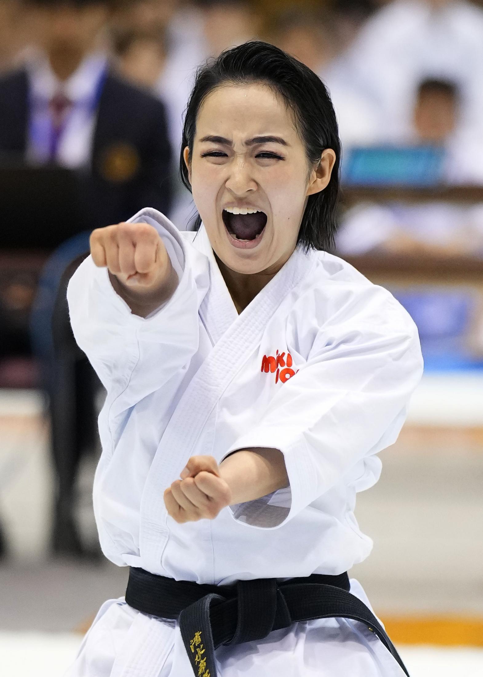 引退の清水希容が最後の演武 空手女子形で東京五輪銀メダル（共同通信） Yahoo ニュース