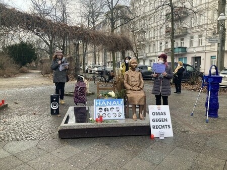 日本外相に会ったベルリン市長、「平和の少女像」の撤去を示唆(ハンギョレ新聞)