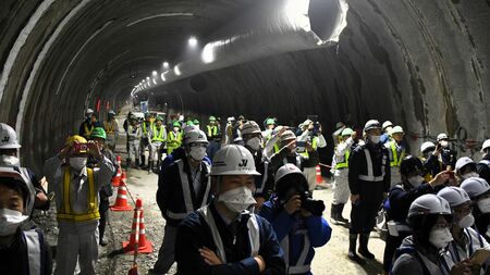 北海道新幹線「札幌延伸延期」で泣く人、笑う人　工事で死亡事故多発、安全とスピードの両立を(東洋経済オンライン)