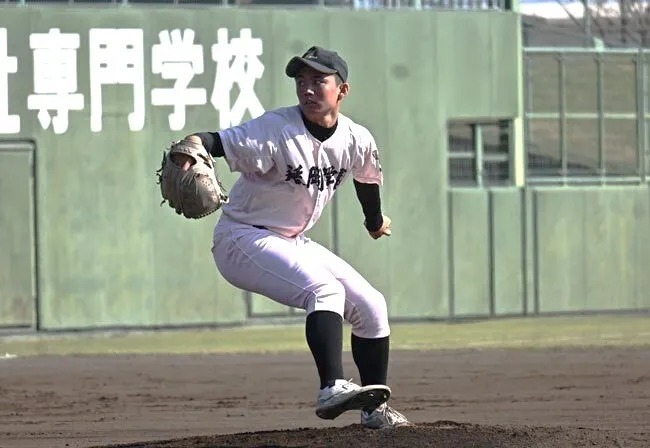 宮崎】延岡学園と日章学園がともにタイブレークを制して4強入り＜県選手権大会＞（高校野球ドットコム） - Yahoo!ニュース