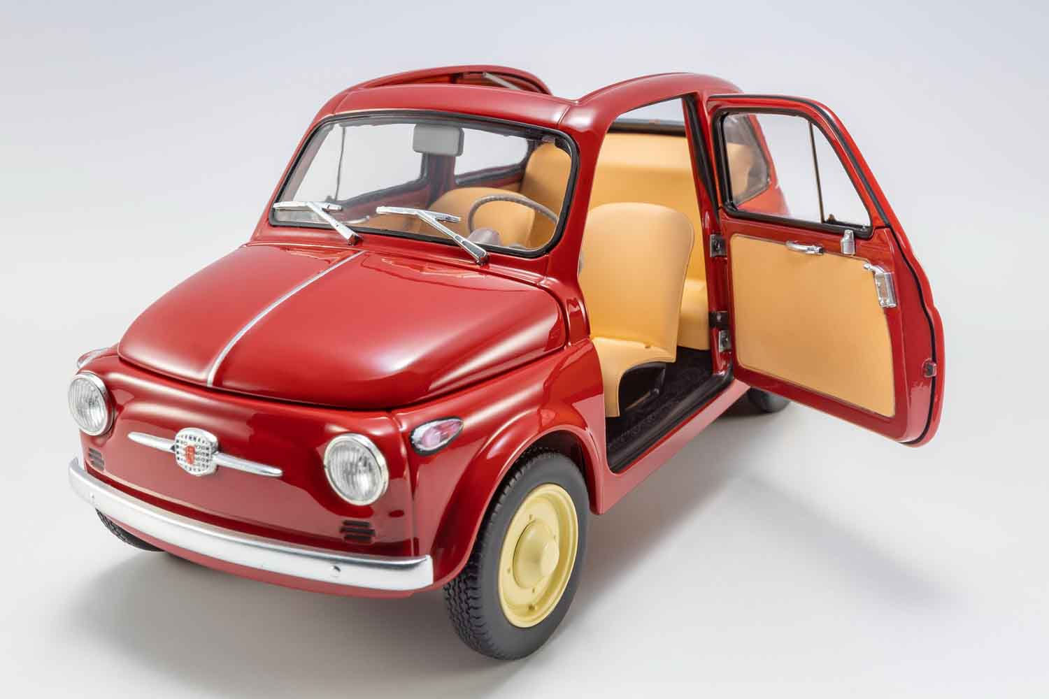 わずか5カ月しか生産されなかったフィアット「ヌォーヴァ500」が1/18スケールで蘇る！ 「KYOSHO  ORIGINAL」から3色のカラバリで登場（Auto Messe Web） - Yahoo!ニュース