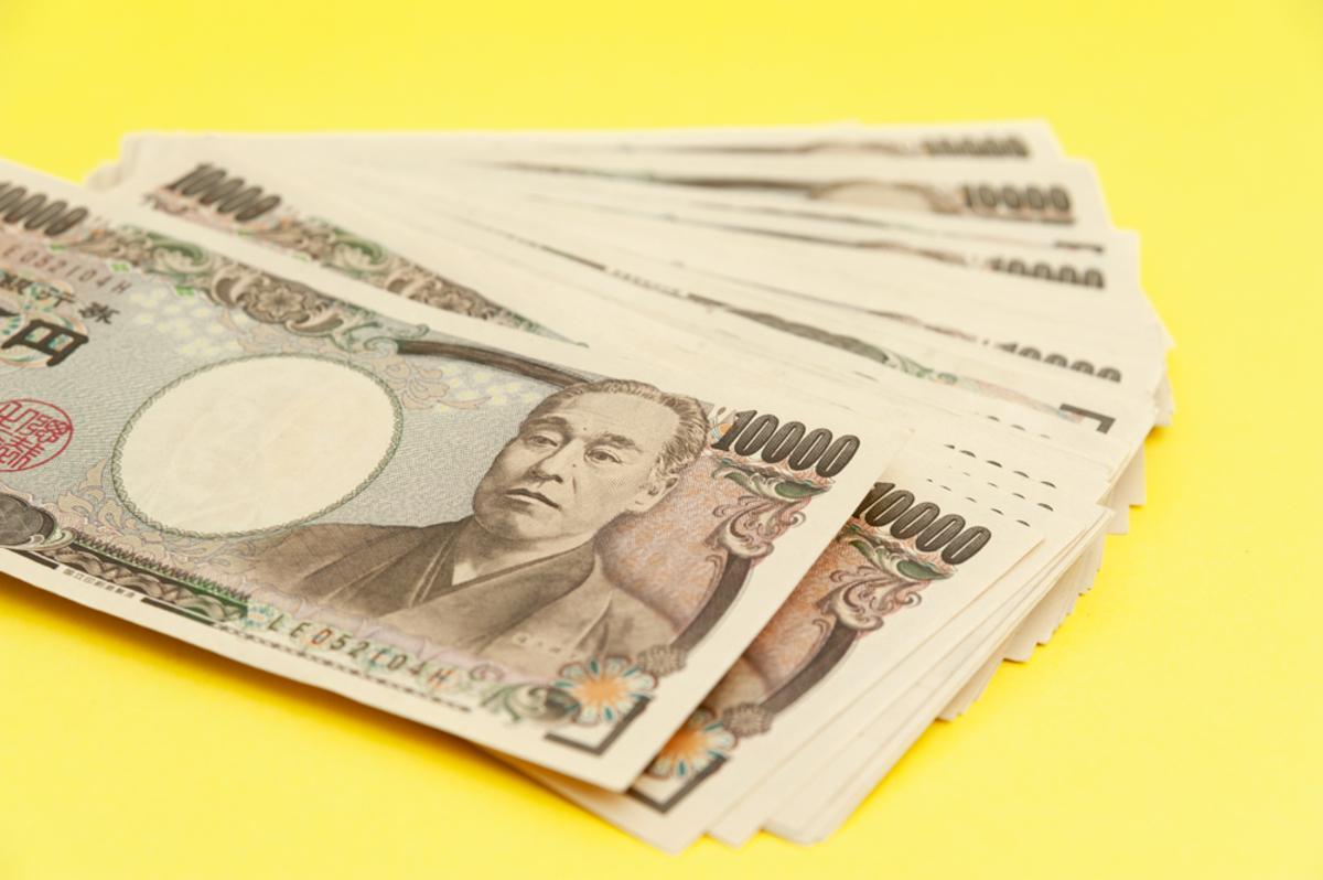 タンス預金に「福沢諭吉」の1万円札は危険!? 7月から「新札」になる前に銀行に預けるべき？ 旧札を預金すると「税務署」に怪しまれるの？（ファイナンシャルフィールド）  - Yahoo!ニュース