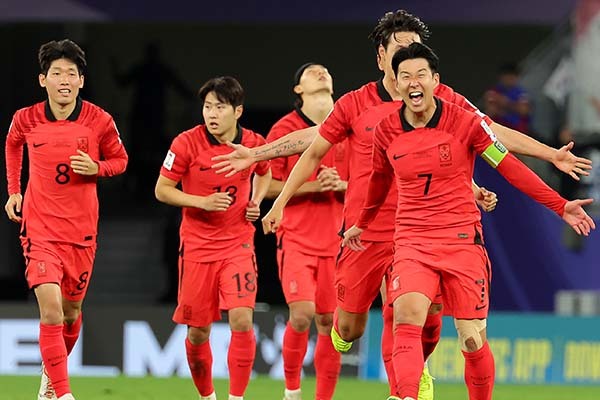 韓国が羨ましい」韓国メディアがサッカー日本代表のW杯最終予選抽選結果に有頂天「組分けも実力のうち」「B組は最高の組」（フットボールチャンネル） -  Yahoo!ニュース