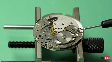 オークションで落札した1953年に初めてGMT機能が付き腕時計を修復　腕時計を蘇らせる職人技がすごい(ねとらぼ)