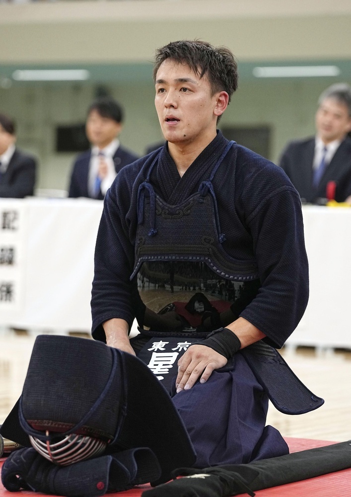 世界剣道、星子啓太が初V 男子個人戦、日本勢18連覇（共同通信） - Yahoo!ニュース