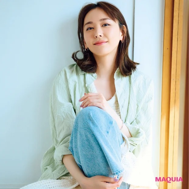 新垣結衣さん】俳優として約20年のキャリアを経て思うこと。「人間は多面的。いろんな“らしさ”があっていい」（MAQUIA ONLINE） -  Yahoo!ニュース