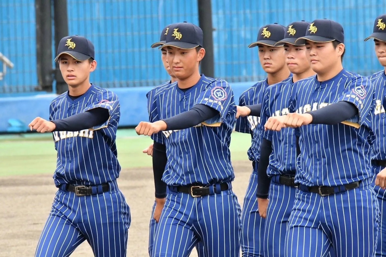 センバツ優勝直後、健大高崎コーチから甲子園未経験校の監督に！ 磐田東・赤堀佳敬監督の改革3ヵ月「ユニフォームで野球部のイメージを変える」（高校野球ドットコム）  - Yahoo!ニュース