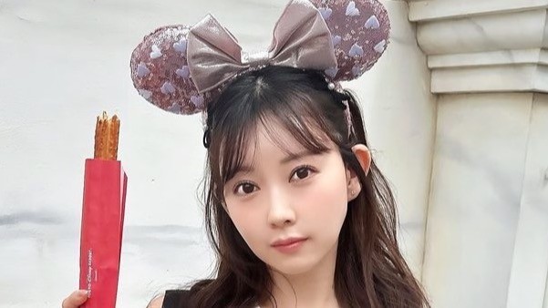 キュートな姿に「17歳の間違いじゃない？」元NMB48“みるきー” 渡辺美優紀（30）無邪気な笑顔でディズニーシーを満喫（めざましmedia） -  Yahoo!ニュース