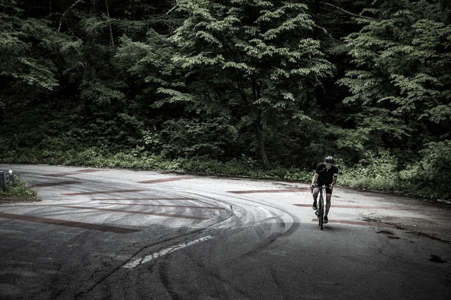 未だ見ぬ地平へ飛び込むためのバイク｜Specialized S-Works Roubaix SL8（FUNQ） - Yahoo!ニュース