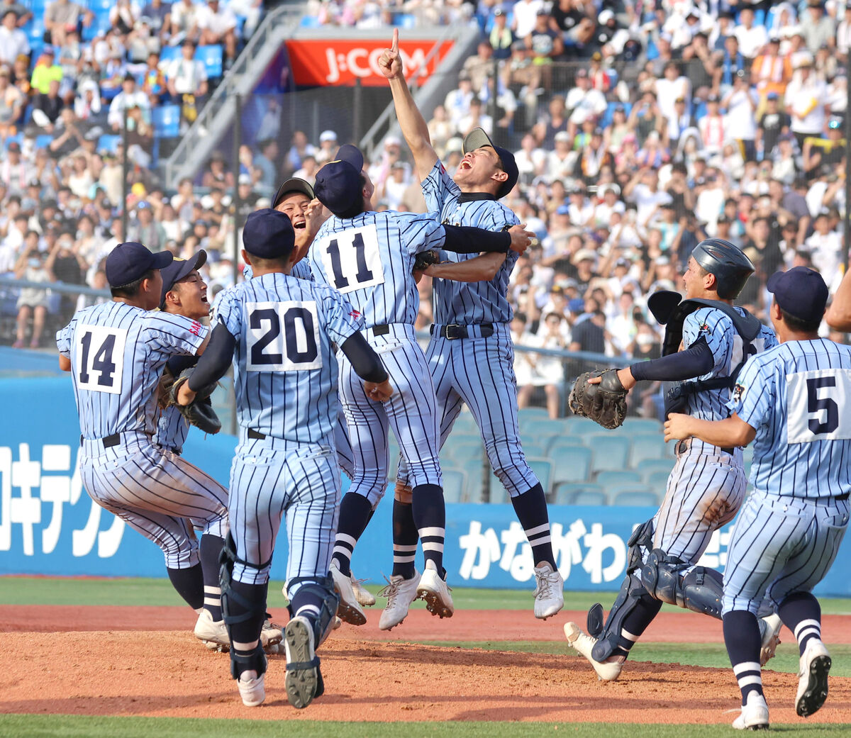 【高校野球】東海大相模が横浜に逆転勝利　５年ぶり１２度目の夏切符　両校計２７安打の熱闘制した（スポーツ報知） - Yahoo!ニュース