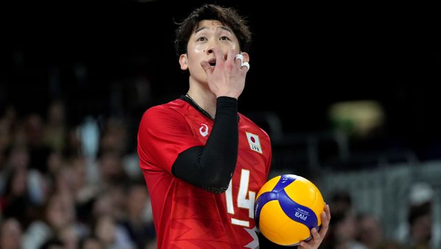 石川祐希「ワイヤーが動いて気になりました」サーブ後に上を