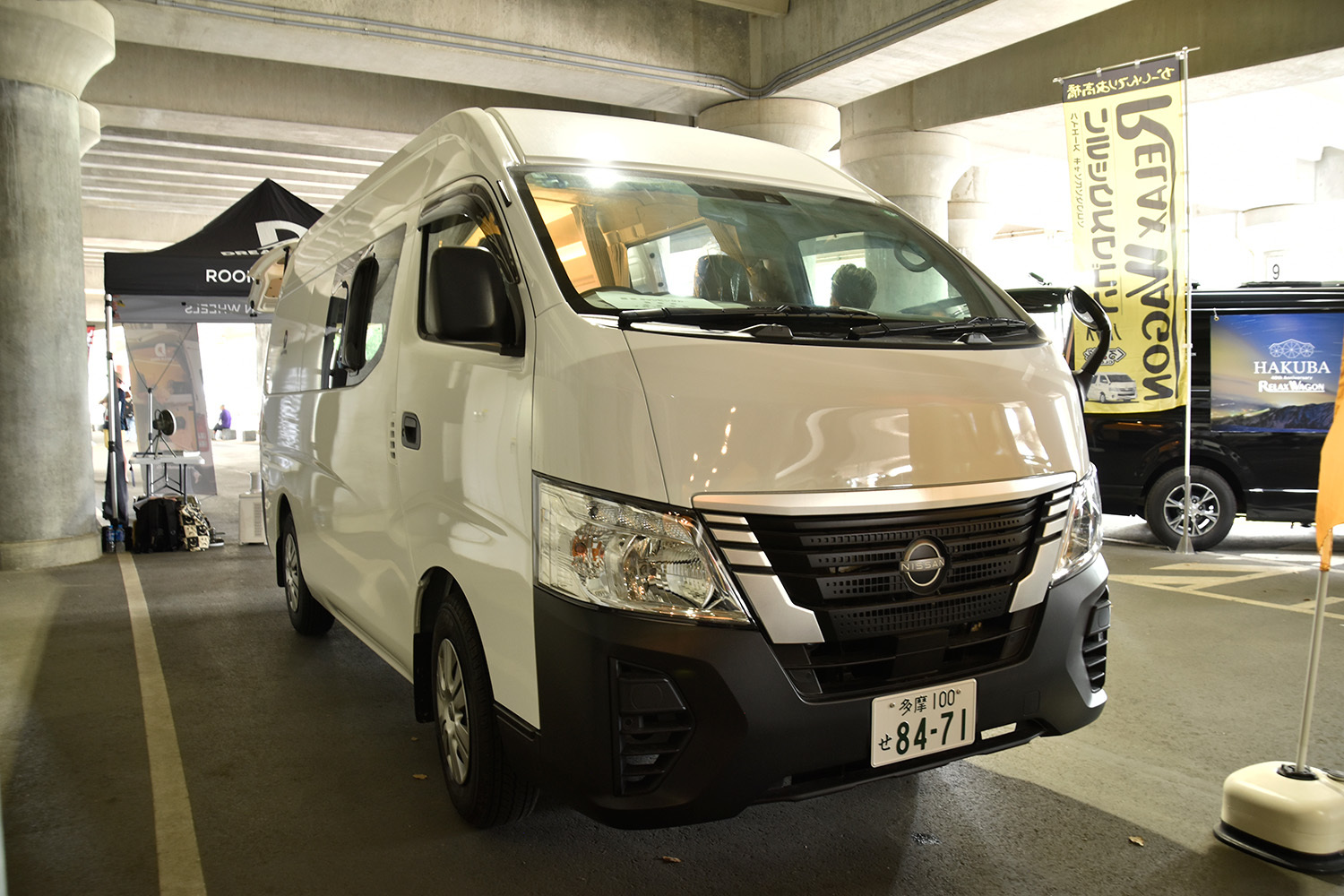 居住性抜群のプライベート空間が贅沢の極み！ 日産キャラバンベースのキャンピングカーがマジで快適（ソトラバ） - Yahoo!ニュース