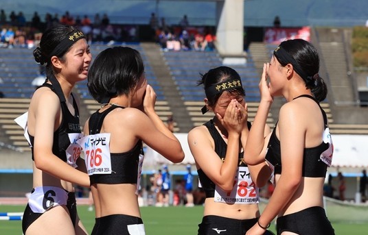 陸上】女子4×100mRは中京大中京が2年ぶりV!! 昨年は東海大会でバトンミス失格／福岡IH（月刊陸上競技） - Yahoo!ニュース