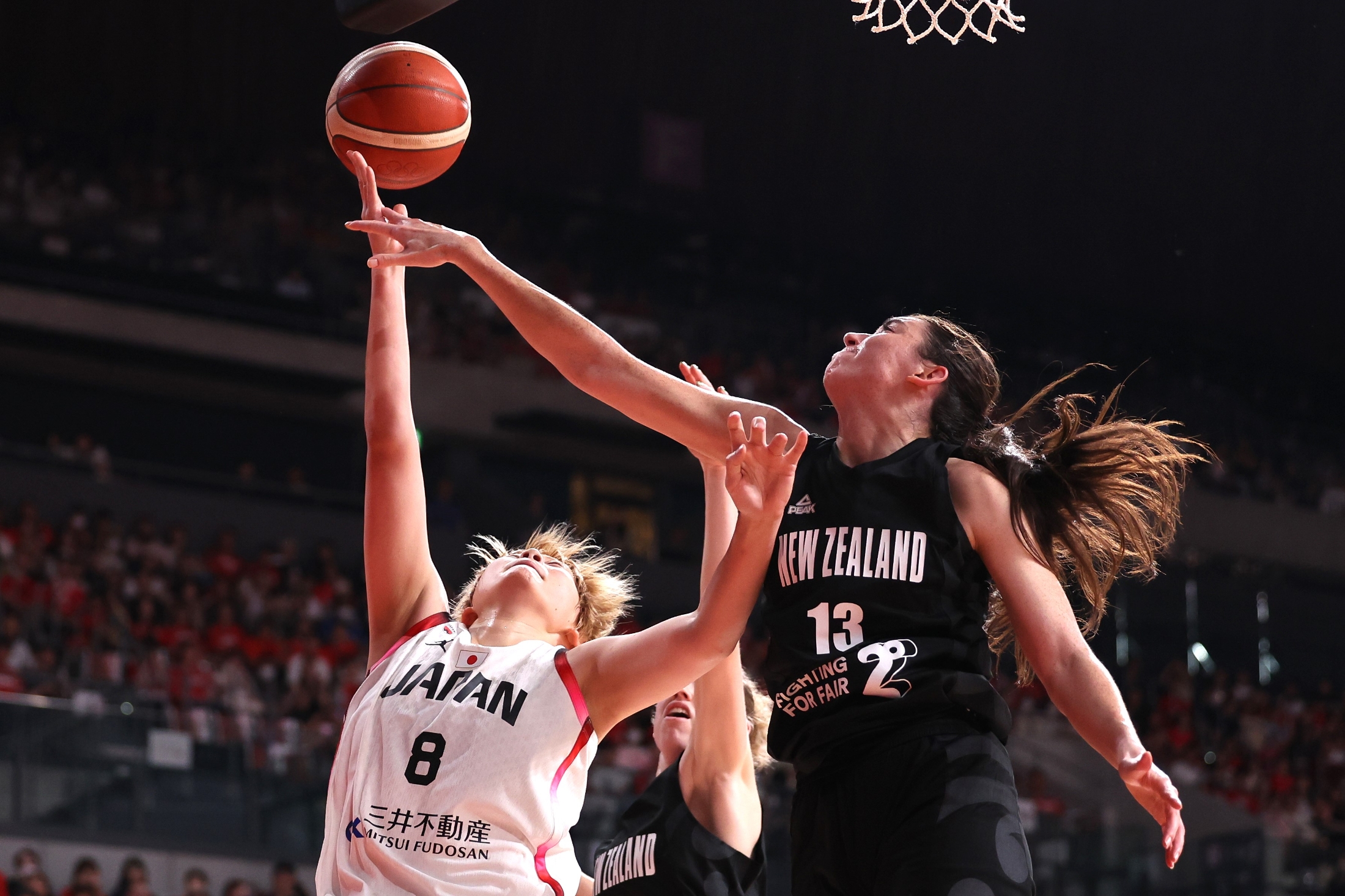 またも”フィジカルの差”で負けたバスケ女子日本 FIBA公式がシビアな見解「得意の3Pも効果的に打てず」【パリ五輪】（CoCoKARAnext） -  Yahoo!ニュース