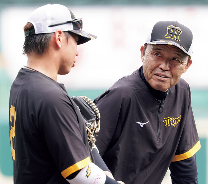 阪神 ／岡田彰布 ボブル   ／甲子園球場100周年 観戦証明書＆キャップの３点 Amazon.co.jp: 阪神 岡田彰布 ボブル 甲子園球場100周年 観戦