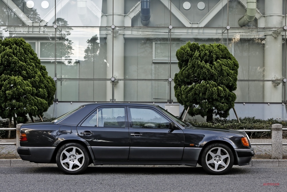 羨望の「ポルシェライン」！ W124型 メルセデス・ベンツ500 E（1） 登場を促したのは初代セルシオ（AUTOCAR JAPAN） -  Yahoo!ニュース