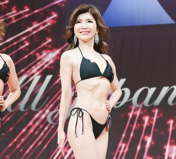 くびれが美しい54歳 コンテスト出場でさらにキラキラ輝く 目標は「日本大会トップ5」（FITNESS LOVE） - Yahoo!ニュース