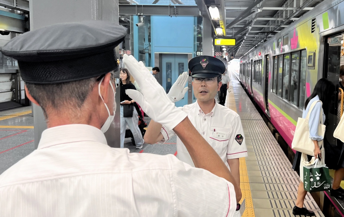 運転士や車掌ら見てみて…JR西日本、制帽着用しなくてもOKに はぴラインふくいも（福井新聞ＯＮＬＩＮＥ） - Yahoo!ニュース