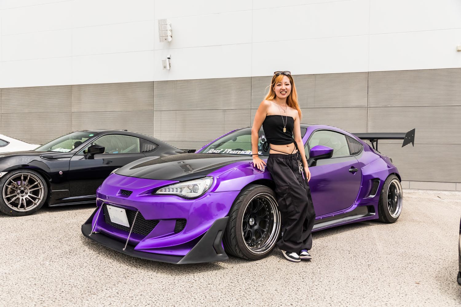 彼女のスバル「BRZ」は崖から落ちた「86」からの箱替えだった!? 外観にガーリー要素皆無「よく女子っぽくないと言われます」（Auto Messe  Web） - Yahoo!ニュース