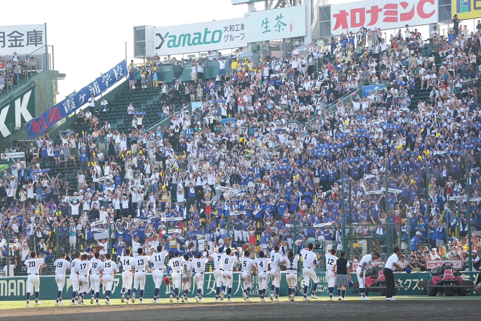 霞ヶ浦が悲願の甲子園初勝利！延長タイブレーク11回に2つの内野安打で勝ち越し！粘る智辯和歌山振り切って初戦突破決める！【24年・夏甲子園】（高校野球ドットコム）  - Yahoo!ニュース