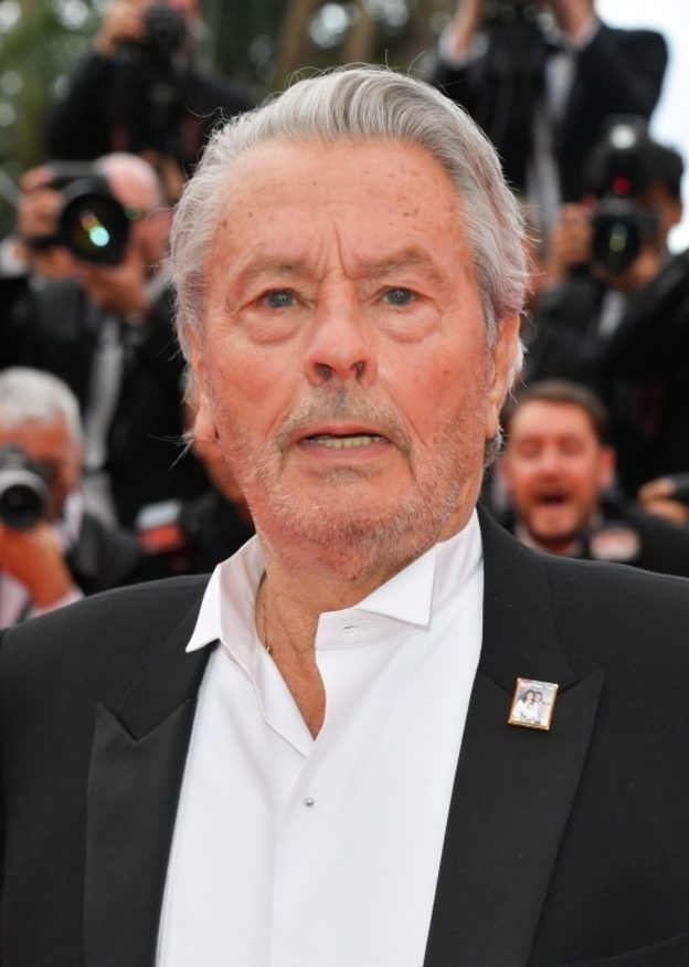 アラン・ドロンさん死去 仏俳優、映画「太陽がいっぱい」 | 毎日新聞