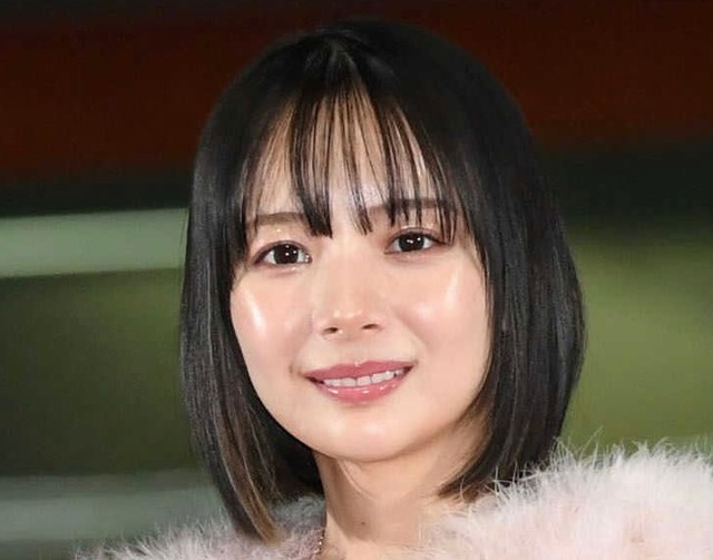 「役満ボディー」女流プロ雀士の新ユニフォーム着用写真に3万いいね「スタイル良すぎ」「かっこいい」 岡田紗佳が投稿