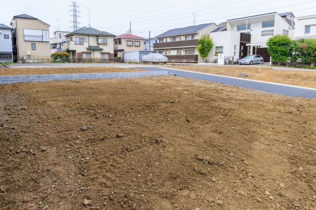 同僚が「土地を相続したけど売れなくて、固定資産税を払い続けててキツイ…」と言っていました。売れない土地を相続した場合、どうしたらよいのでしょう？（ファイナンシャルフィールド）  - Yahoo!ニュース