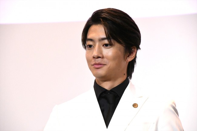 伊藤健太郎、うまい棒をあぶって食べることを共演者から暴露され ...