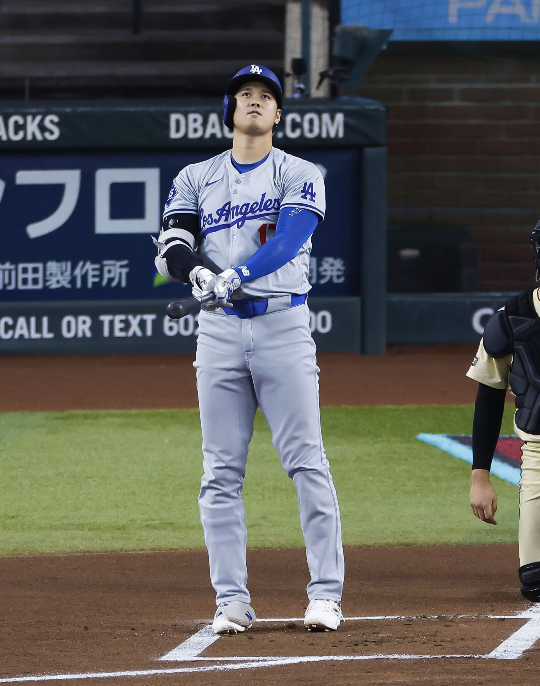 大谷翔平の４４号 監督が、ベンチが「カモ～ンＳＨＯ！」連呼で沸く ド軍リポーターが激レア映像公開（デイリースポーツ） - Yahoo!ニュース