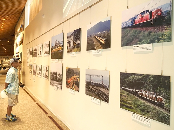 初代駅舎や「まつかぜ1号」など、JR福知山・舞鶴線120年の歩みを写真で 福知山鉄道館（両丹日日新聞） - Yahoo!ニュース