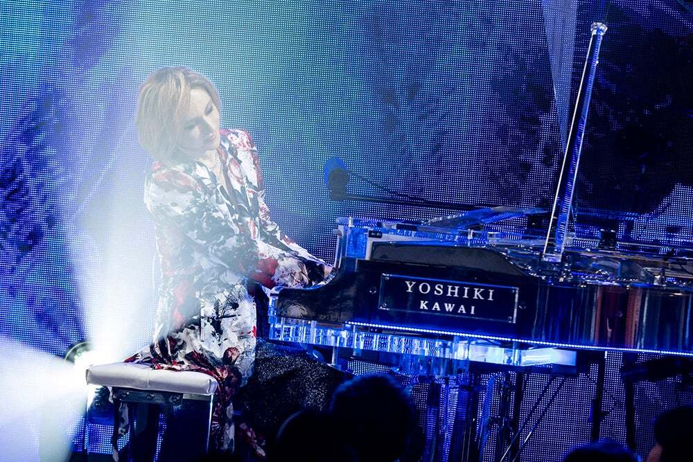 3度目の手術控えるYOSHIKI、痛み堪えディナーショー13公演完走 涙で思い語る「僕たちには生かされている使命がある」（モデルプレス） -  Yahoo!ニュース