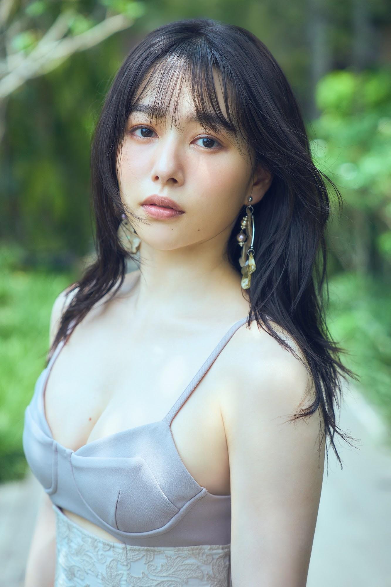 桜井日奈子＞初水着も話題の10周年記念写真集が発売 初めて訪れたベトナム、今までになく解放された姿（MANTANWEB） - Yahoo!ニュース