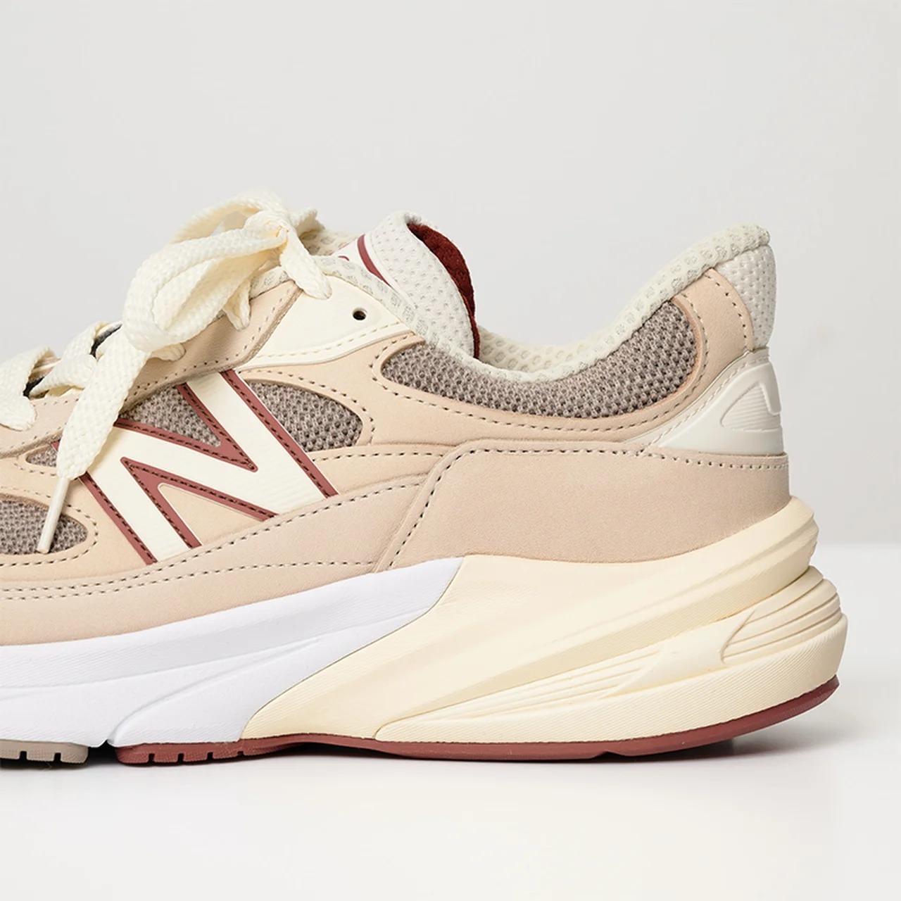 【史上最高価格、オーバー25万円のNB！】ニューバランス×ロロ・ピアーナのコラボ990V6、開封の儀＆最速試着！（UOMO） - Yahoo!ニュース