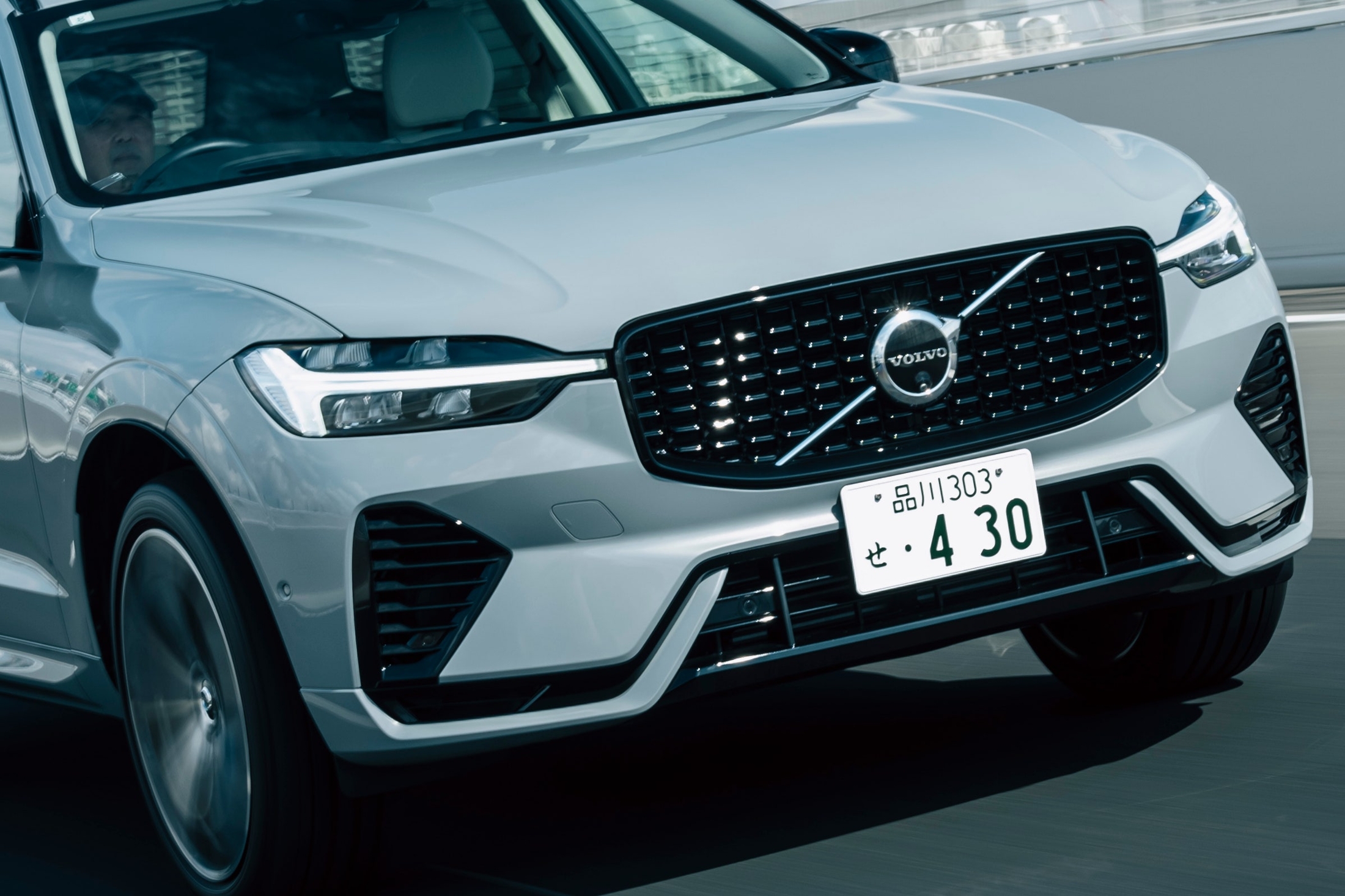 新しいボルボXC60は変わらないところに価値がある EV戦略を見直した北欧ブランドのあるべき姿とは（GQ JAPAN） - Yahoo!ニュース