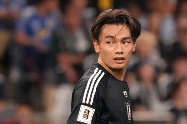 サッカー日本代表FW上田綺世、レーザー攻撃にも屈さず「集中して分からなかった」「勝てばいいと…」【W杯アジア最終予選】（フットボールチャンネル） -  Yahoo!ニュース