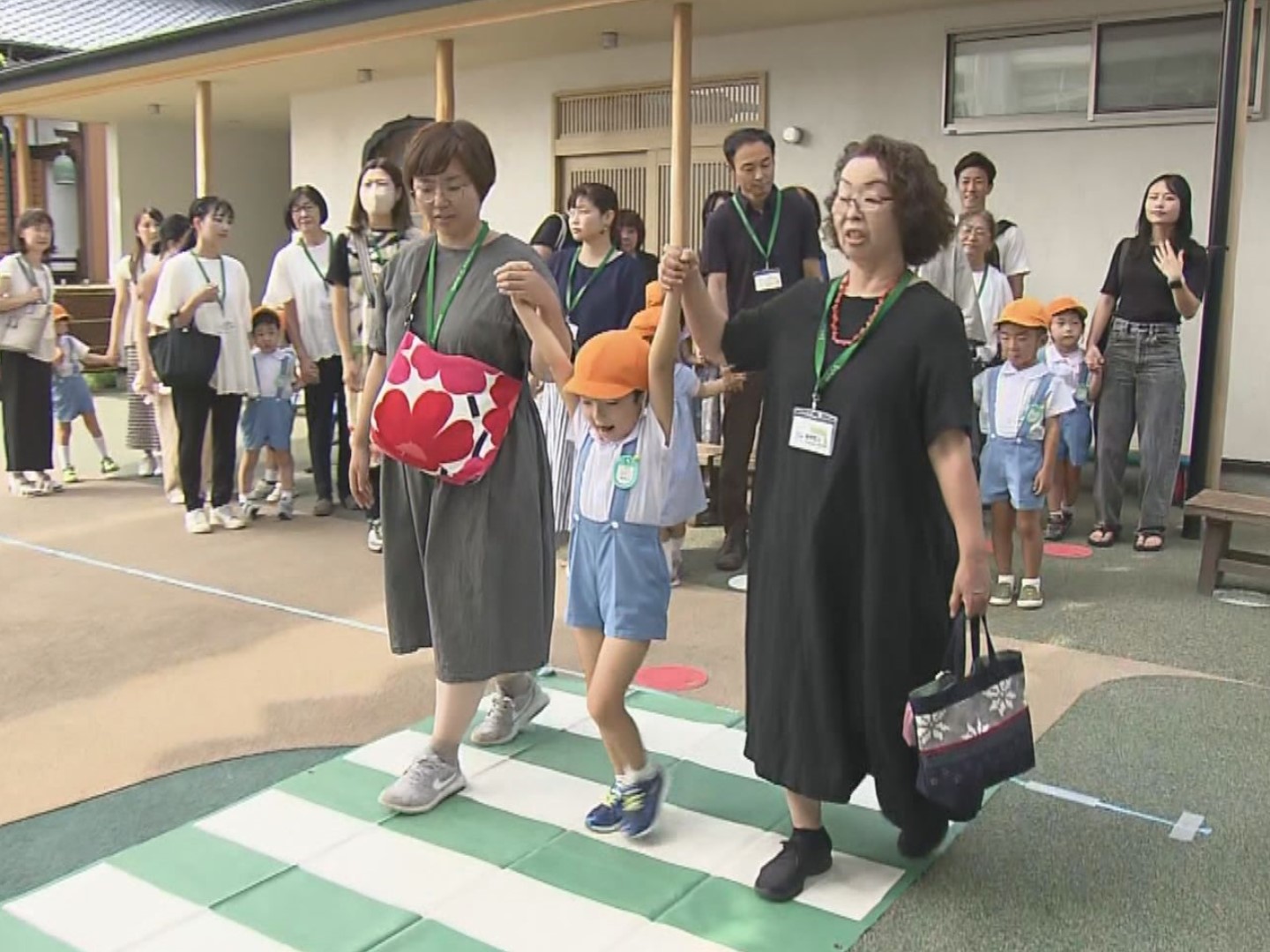 敬老の日を前に…愛知県津島市の幼稚園で祖父母を招き交通安全教室 園児から反射材付きグッズのプレゼントも（東海テレビ） - Yahoo!ニュース