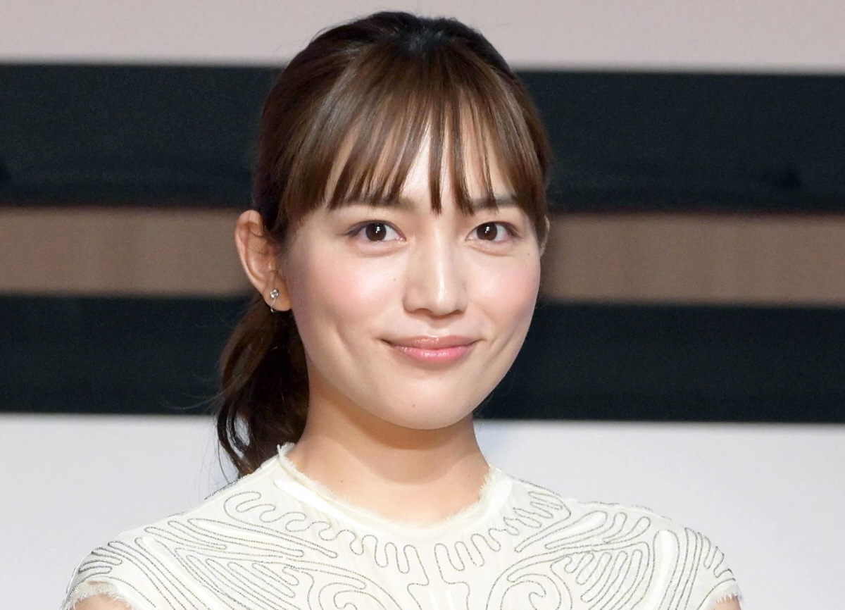 「雰囲気違う！」「ビジュい 」川口春奈 革ワンピの全身ＦＥＮＤＩ姿が圧倒的すぎる「やっぱりモデル」（デイリースポーツ） - Yahoo!ニュース