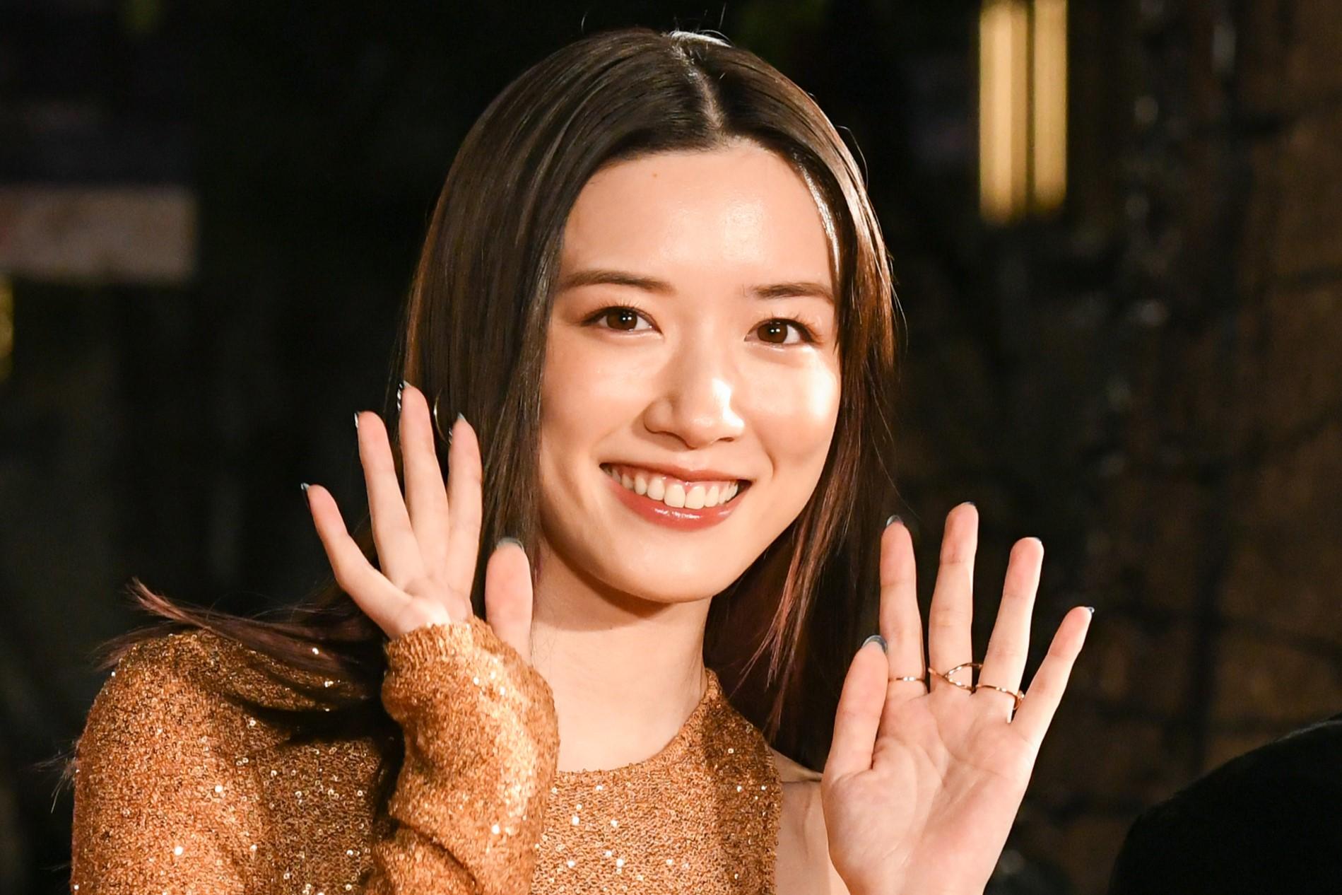 永野芽郁＞大胆へそ出しミニスカコーデ 「プラダ」で可愛く 写真を公開（毎日キレイ） - Yahoo!ニュース