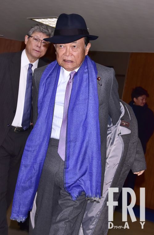 キングメーカー争い」で崖っぷちの麻生太郎氏がついに動いた…水面下で「高市早苗に入れろ」指令（FRIDAY） - Yahoo!ニュース